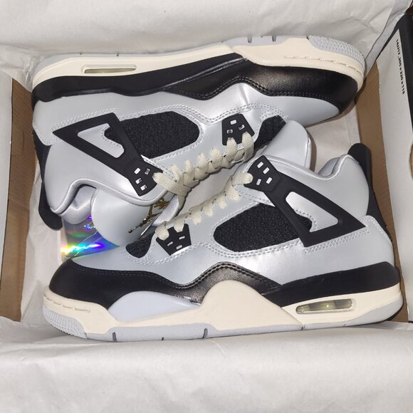 Youth Size 7Y / 8.5W Jordan 4 Retro Platinum Gold (GS) FZ8585-070 Authentic New - Picture 7 of 9